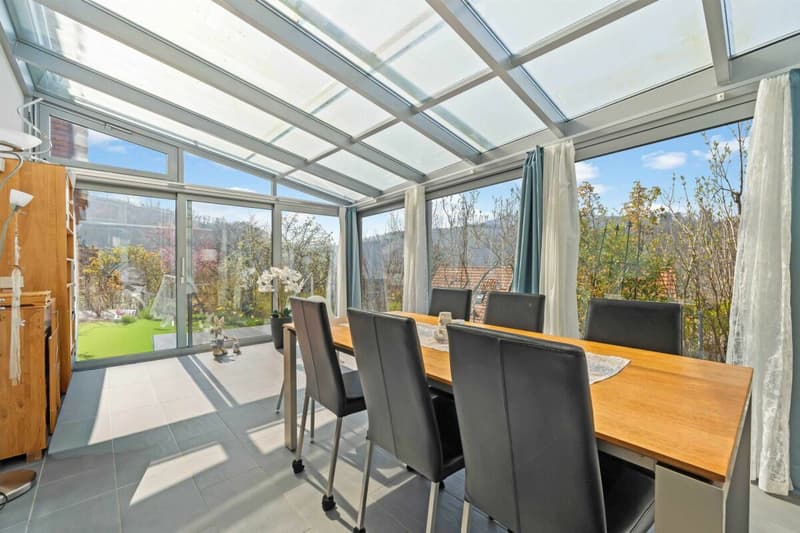 Grosszügiges 6.5-Zimmer Einfamilienhaus mit Pool & Wintergarten (5)