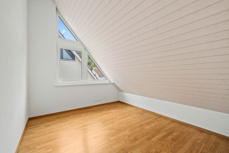 Grosszügige 4.5-Zimmer Maisonettewohnung mit viel Wohnkomfort (9)