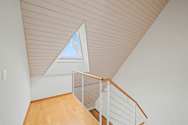 Grosszügige 4.5-Zimmer Maisonettewohnung mit viel Wohnkomfort (7)