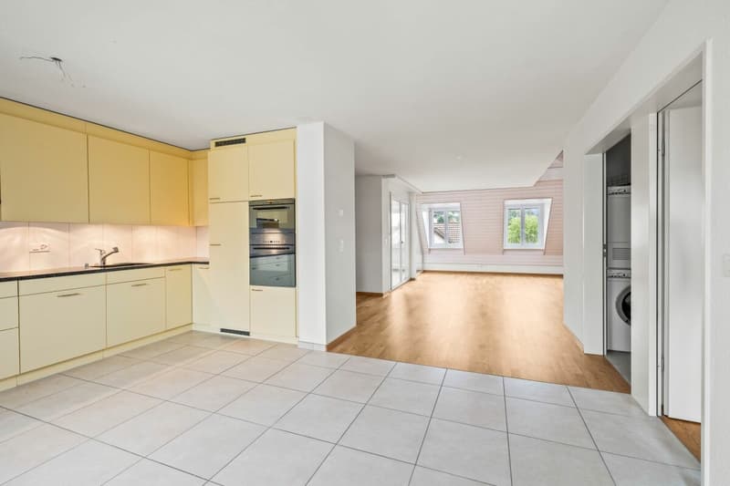 Grosszügige 4.5-Zimmer Maisonettewohnung mit viel Wohnkomfort (3)