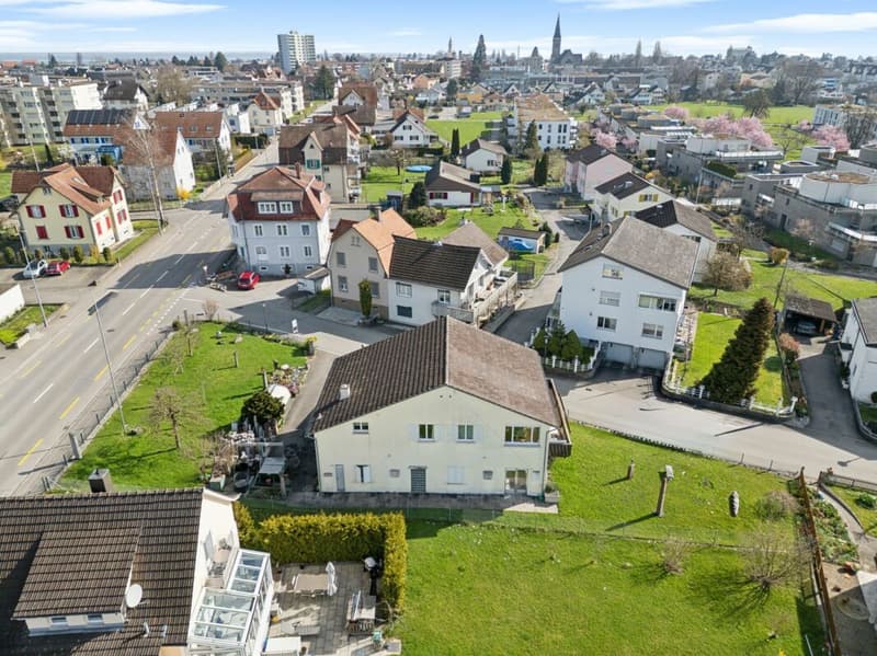 WOHNEN UND ARBEITEN AN SONNIGER LAGE (2)