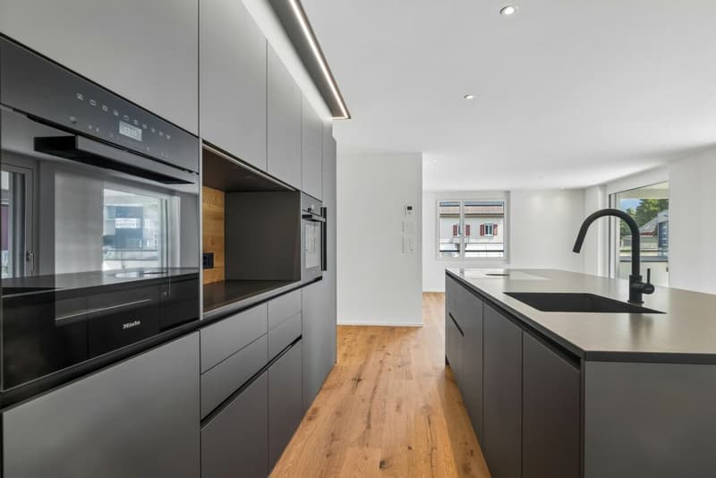 Erstbezug: 4.5-Zi-Gartenwohnung mit 57 m² Garten und Doppelgarage (3)