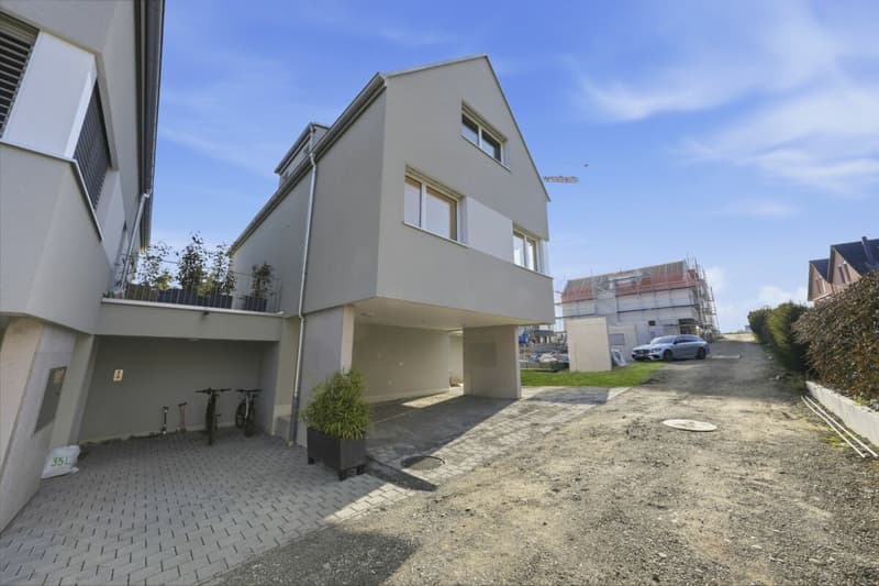 Modern semi-detached house with plenty of space, high-quality finishes, and a garden in Stein am Rhein (34)