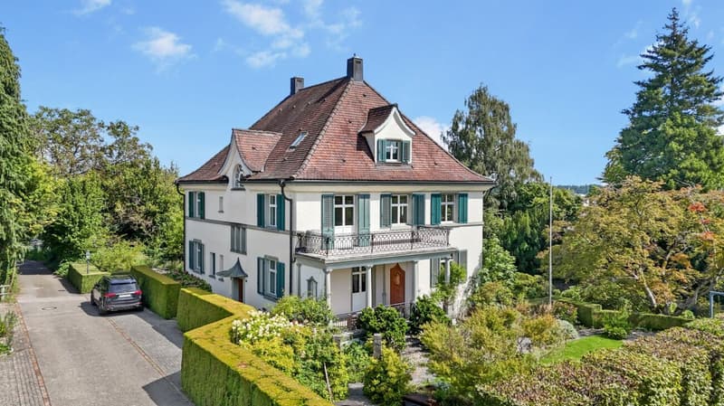 Historische Jugendstilvilla mit Charme, grossem Garten und viel Platz für Ihre Wohnträume (2)