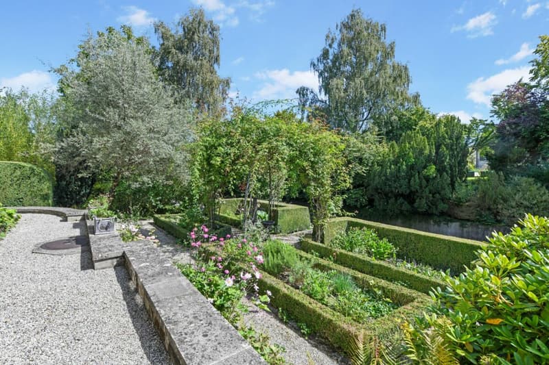 Historische Jugendstilvilla mit Charme, grossem Garten und viel Platz für Ihre Wohnträume (43)