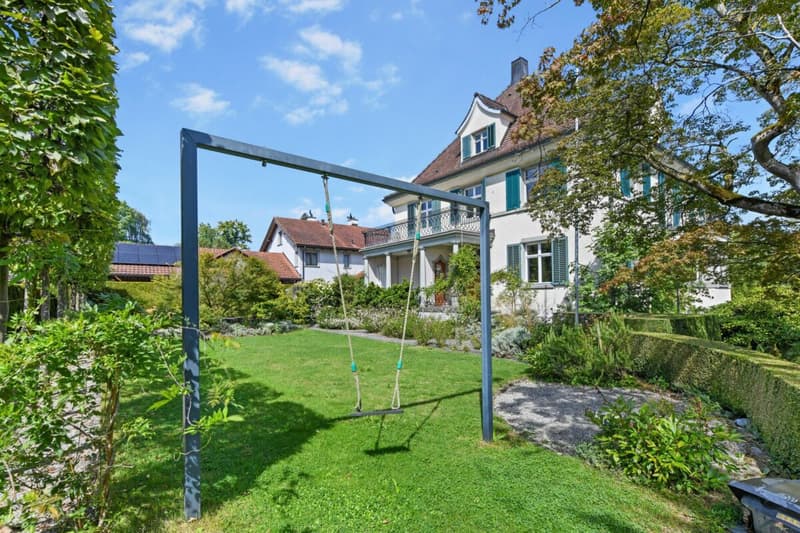 Historische Jugendstilvilla mit Charme, grossem Garten und viel Platz für Ihre Wohnträume (47)