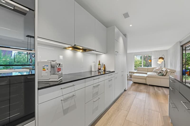 Exklusive Gartenwohnung mit Terrasse und idyllischem Garten in zentraler Lage (4)