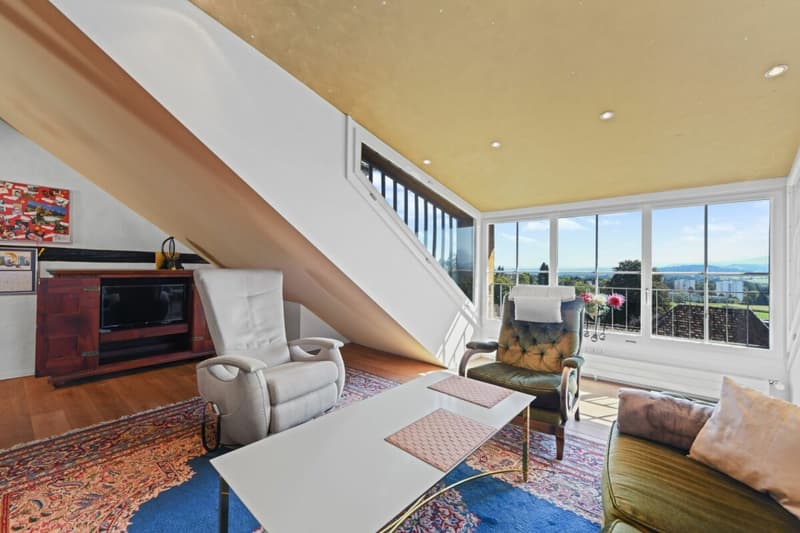 Zeitlose Eleganz mit Weitblick - stilvolle Maisonette-Dachwohnung im Herzen von Wil SG (2)