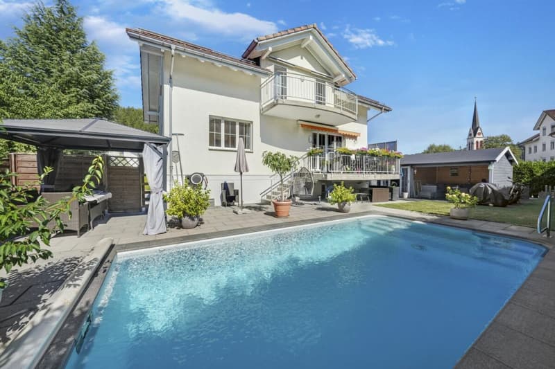 Freiraum für die Familie, Rückzugsorte zum Geniessen und ein eigener Pool (1)
