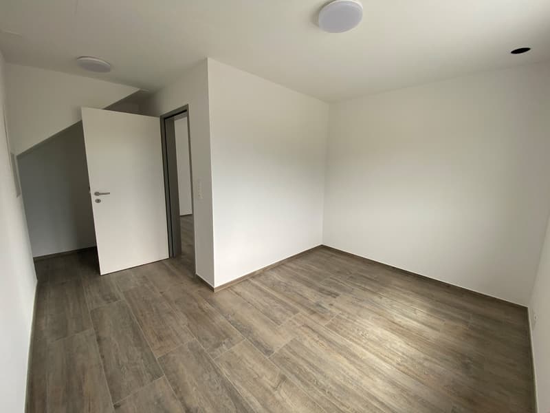 Moderne 5.5 Zimmer Maisonettewohnung an zentraler Lage (4)