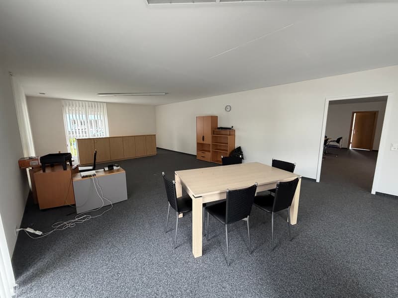Modernes 3-Zimmer-Büro im Erdgeschoss in Oberriet (2)