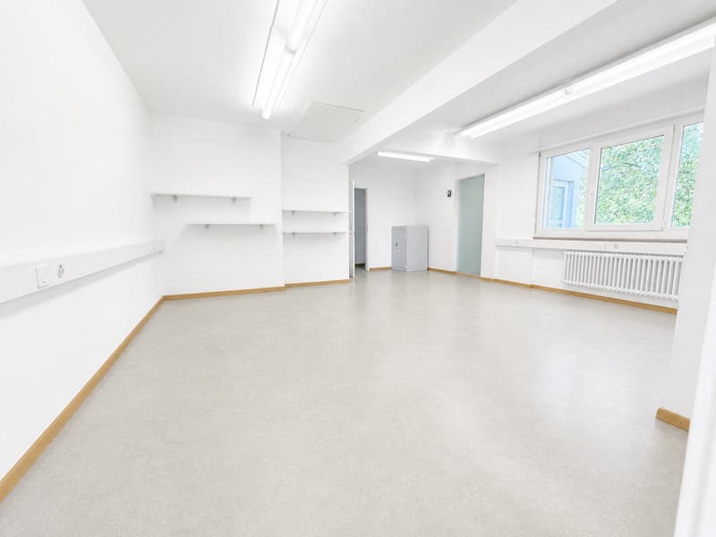 Bureau / Commerce  ou autre à louer à Orvin proche de Bienne et Neuchâtel (4)