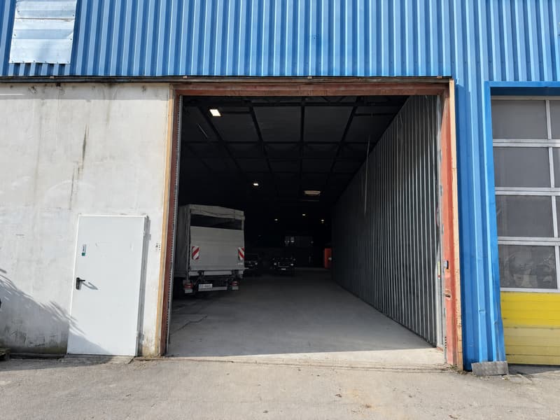 Grand entrepôt industriel à Porrentruy à louer env. 1117m2 (12)