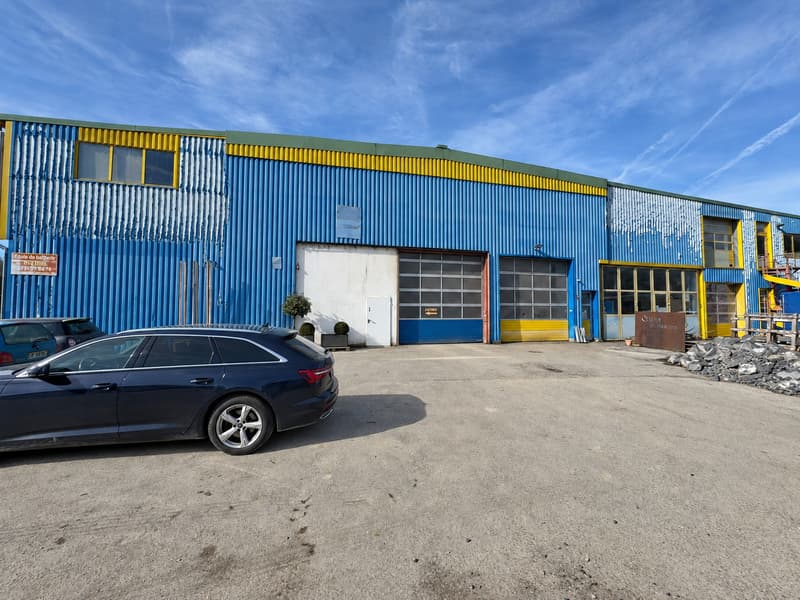 Grand entrepôt industriel à Porrentruy à louer env. 1117m2 (14)