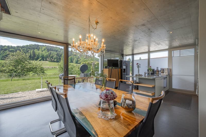 Esszimmer und Küche