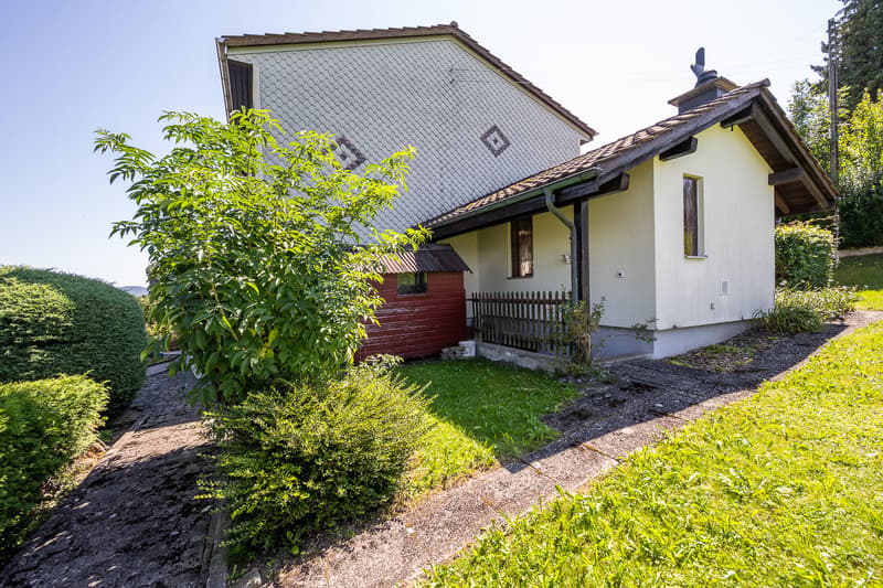Gemütliches Doppeleinfamilienhaus mit grünem Rückzugsort (25)