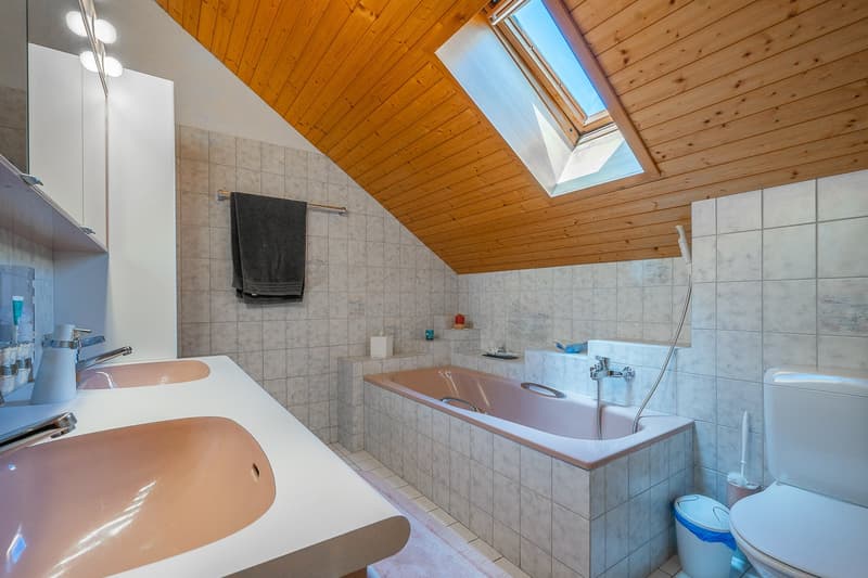 Bad mit Badewanne