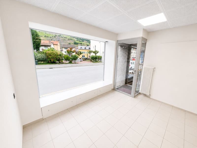 LOCAL COMMERCIAL À LOUER - CENTRE DE MARTIGNY (2)