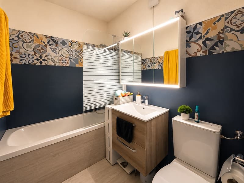 3.5 pièces rénové de 90 m² - confort, lumière et vue dégagée (4)