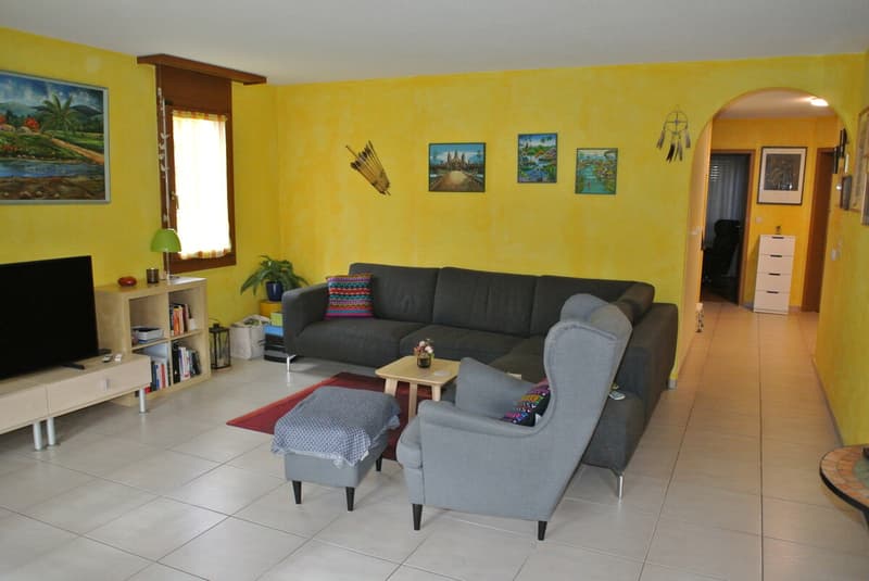 Helle 4.5-Zimmer Gartenwohnung mit sonnigem Sitzplatz (7)