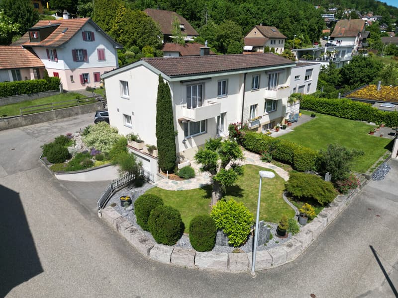 4.5 Zimmer Doppeleinfamilienhaus an sonniger Lage (2)