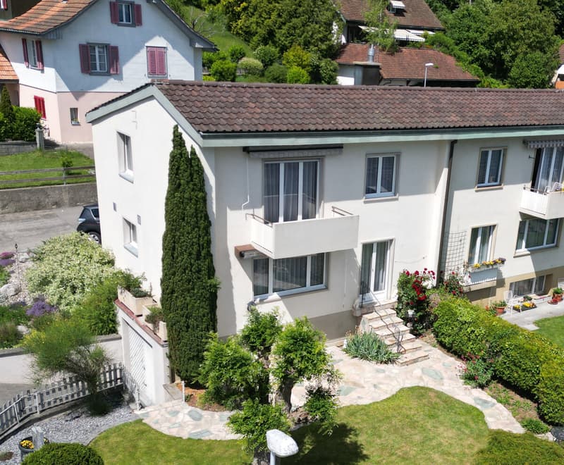 4.5 Zimmer Doppeleinfamilienhaus an sonniger Lage (1)