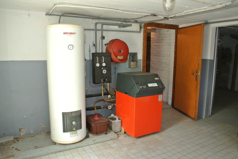 Waschküche mit Haustechnik