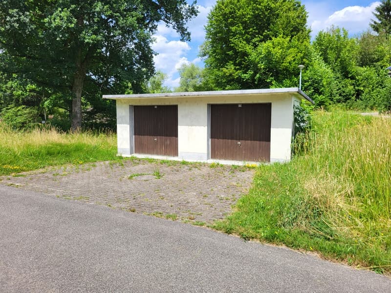 Separates Garagengebäude