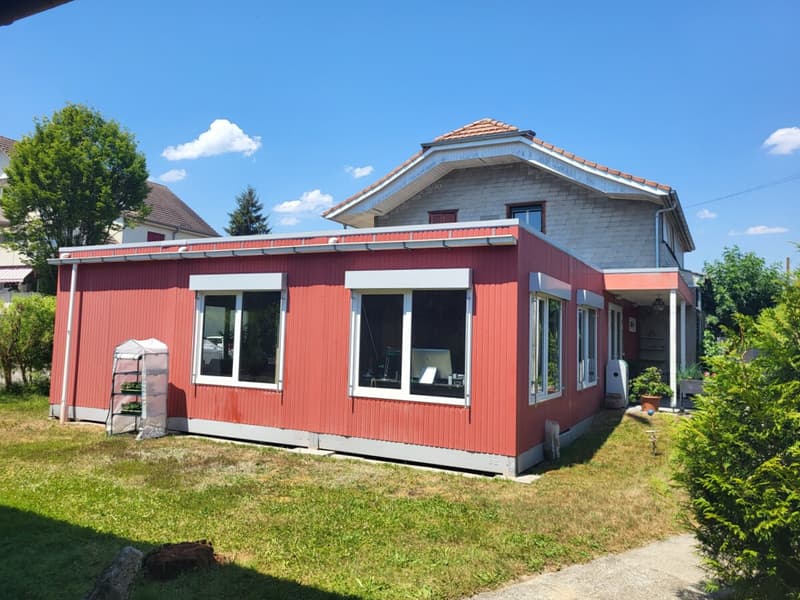 Grosszügiges Zweifamilienhaus mit Wohnpavillon (3)