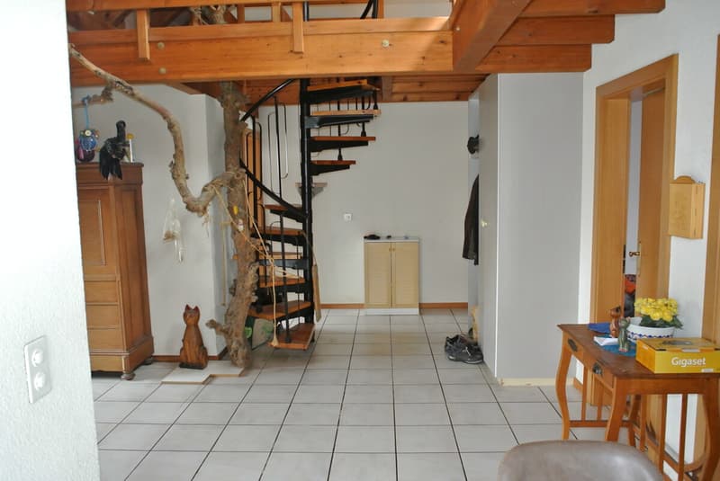 Helle 3.5 Zimmer Dachwohnung mit Galerie (5)