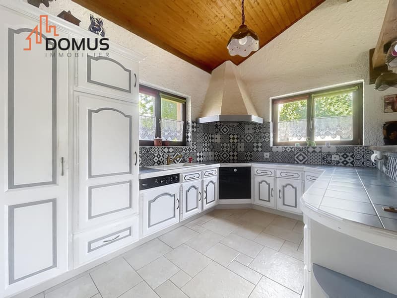 Villa individuelle avec piscine sur magnifique parcelle arborisée (3)