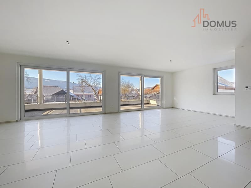 Spacieux appartement moderne avec grande terrasse dans immeuble récent (5)