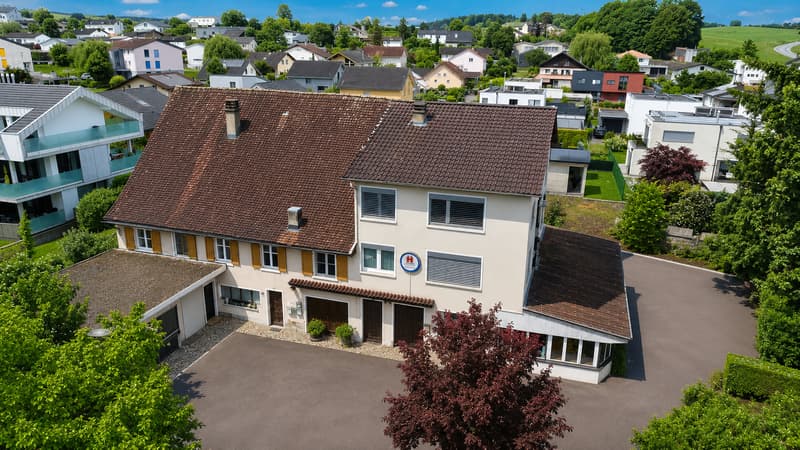 Magnifique 4,5 pièces entièrement rénové de 97 m² au coeur de Rossemaison (2)