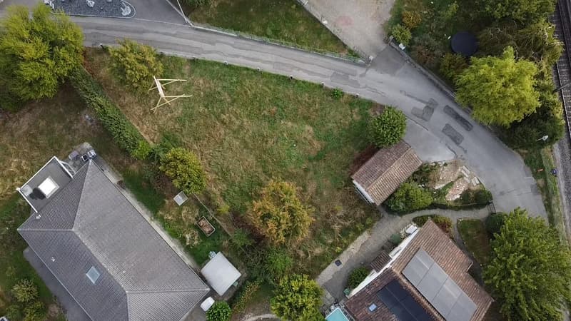 Terrain à bâtir d'env. 500 m² au centre de Courgenay (7)