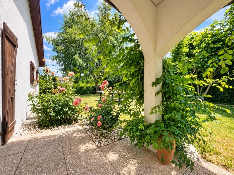 Villa individuelle avec piscine sur magnifique parcelle arborisée (4)