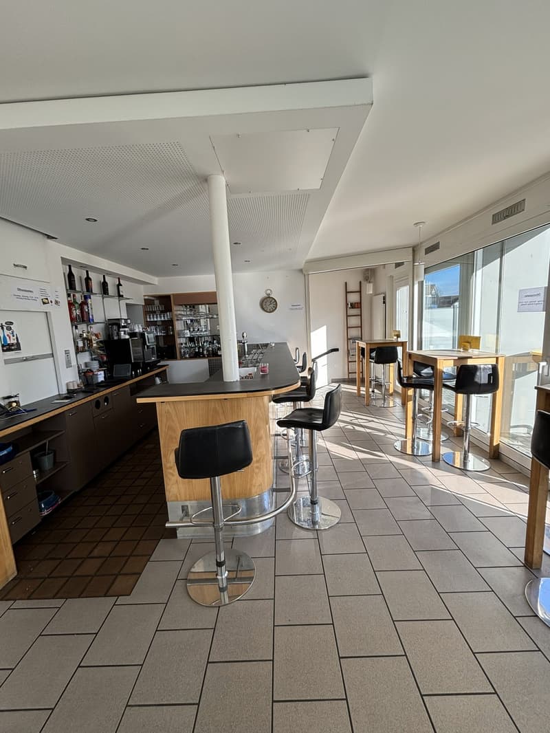 Restaurant in prime location in Wünnewil (4)