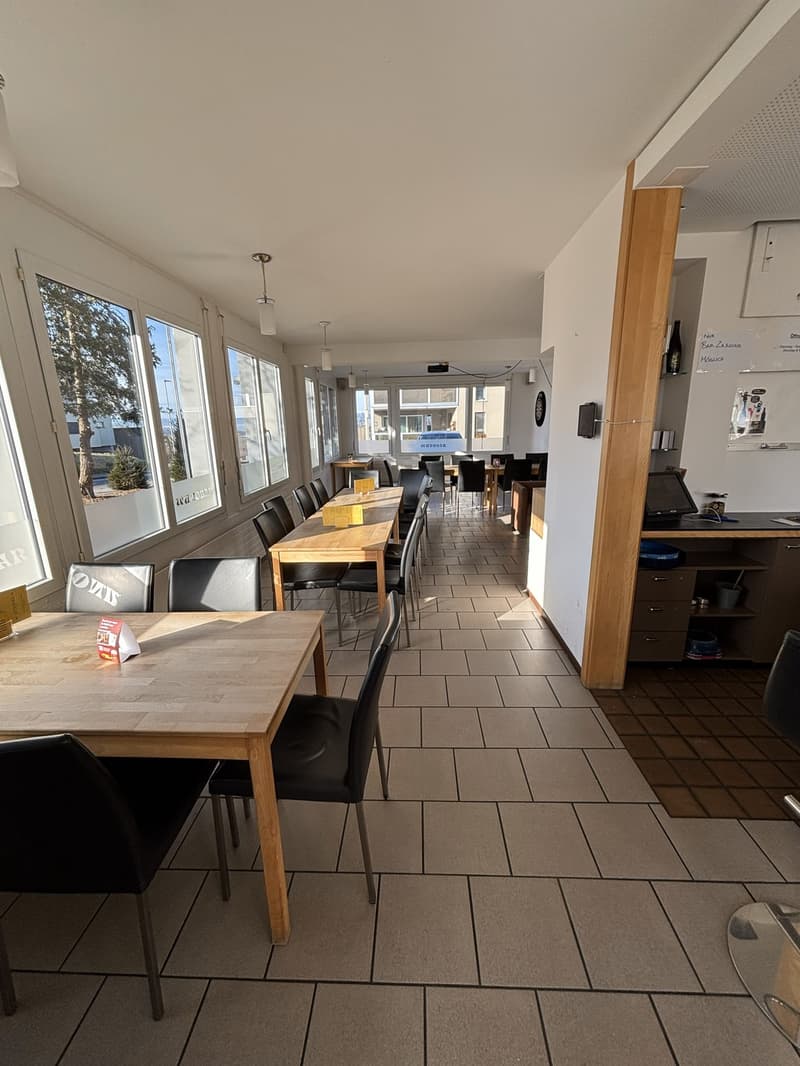 Restaurant in prime location in Wünnewil (2)