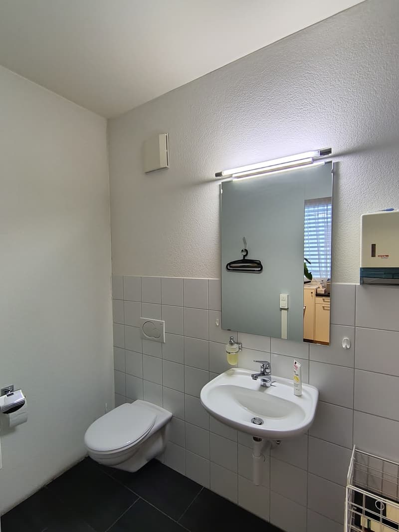 Praxisraum zu vermieten / verkaufen  Bodenmattstrasse 1, Schmitten (9)
