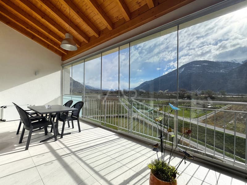 APPARTEMENT 2.5 PIÈCES AUX BAINS DE SAILLON - VENDU MEUBLÉ AVEC VÉRANDA (1)
