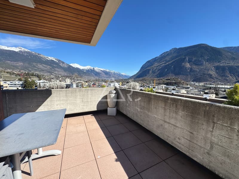 DUPLEX D'EXCEPTION DE 8.5 PIÈCES AVEC ASCENSEUR PRIVATIF ET VUE PANORAMIQUE À SIERRE (10)