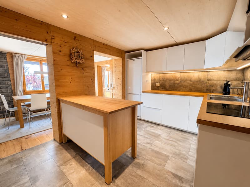MAGNIFIQUE CHALET RÉNOVÉ - RÉSIDENCE SECONDAIRE & VENTE AUX ÉTRANGERS AUTORISÉES (9)