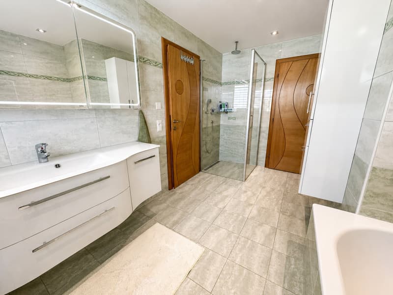 VILLA 6.5 PIÈCES AVEC GRAND JARDIN ET VUE DÉGAGÉE (6)