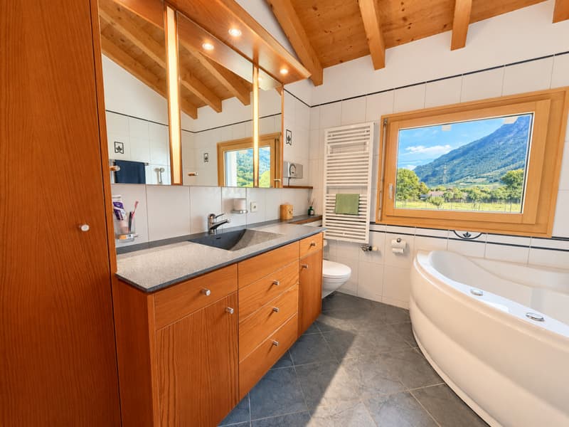 VILLA INDIVIDUELLE PARFAITEMENT ENTRETENUE AVEC GRAND JARDIN (11)