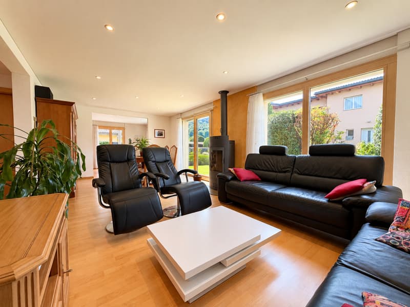 VILLA INDIVIDUELLE PARFAITEMENT ENTRETENUE AVEC GRAND JARDIN (6)