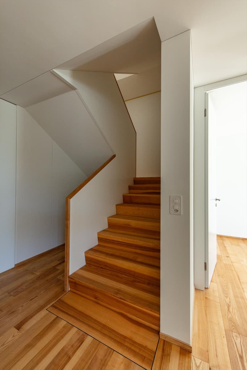 "Tschampani" - Grosszügiges 7.5-Zimmer Haus im Grünen. (1)