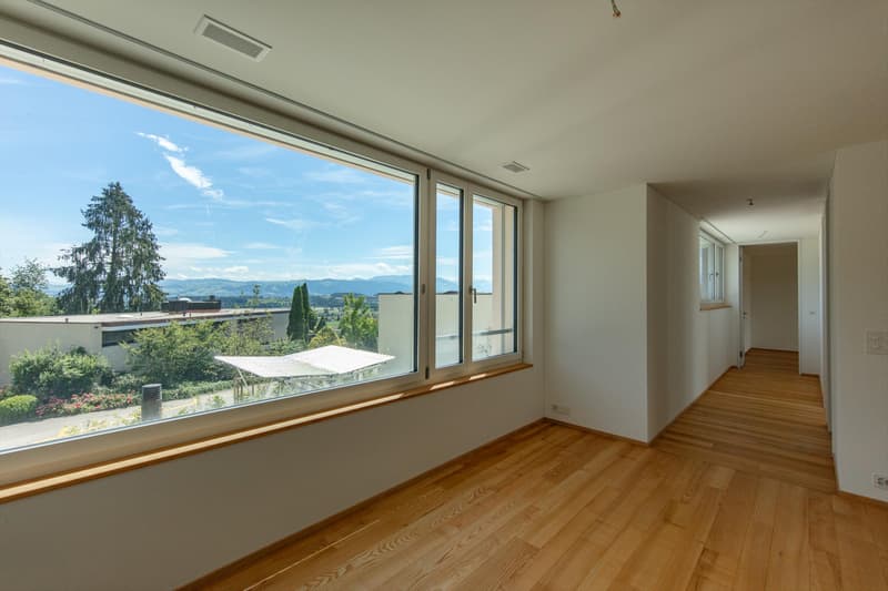 "Tschampani" - Grosszügiges 7.5-Zimmer Haus im Grünen. (3)