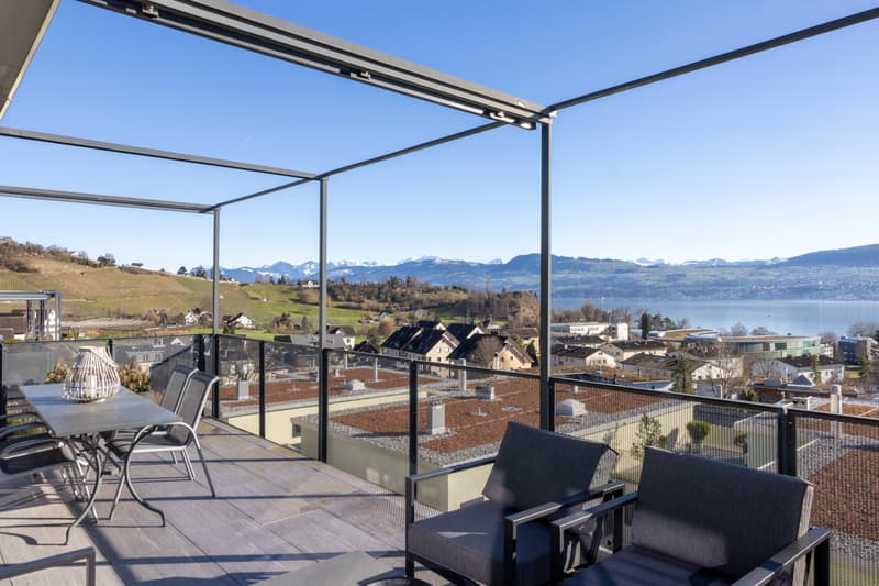 4½-Zimmer Attikawohnung mit atemberaubender See- und Bergsicht. (3)