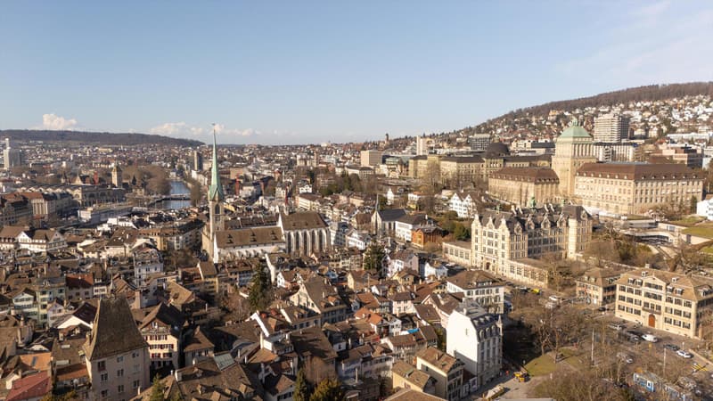 Wohnen oder Arbeiten im Herzen von Zürich nur wenige Schritte vom Kunsthaus, Grossmünster und Bellevueplatz entfernt.