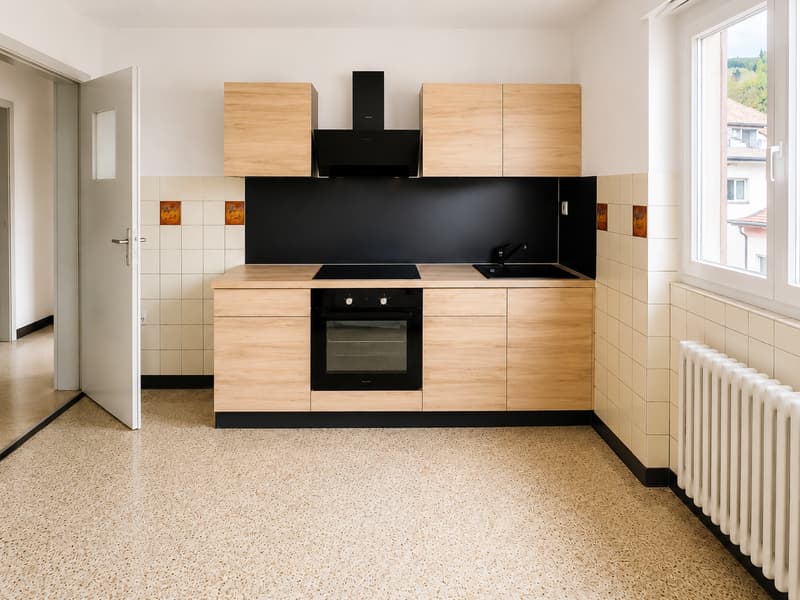 Chambre à louer disponible avec cuisine récemment rénovée ! (2)