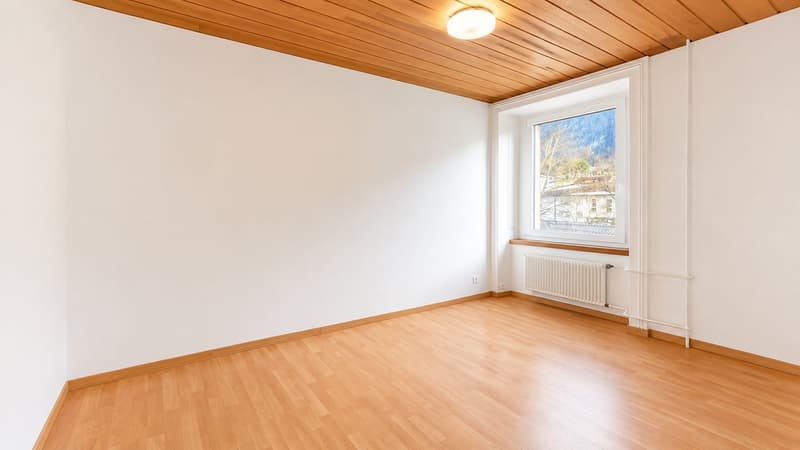Très agréable appartement spacieux disponible immédiatement dans un quartier calme avec garage !!! (6)